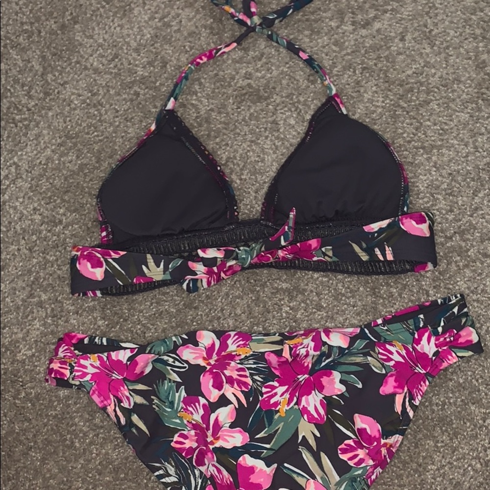 Target bathing suit - Picture 2 of 2